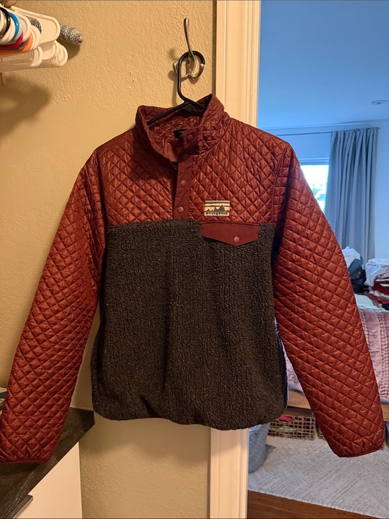 Patagonia Jackets & Blazers - Patagonia Quilted Pullover in Rust and Charcoal